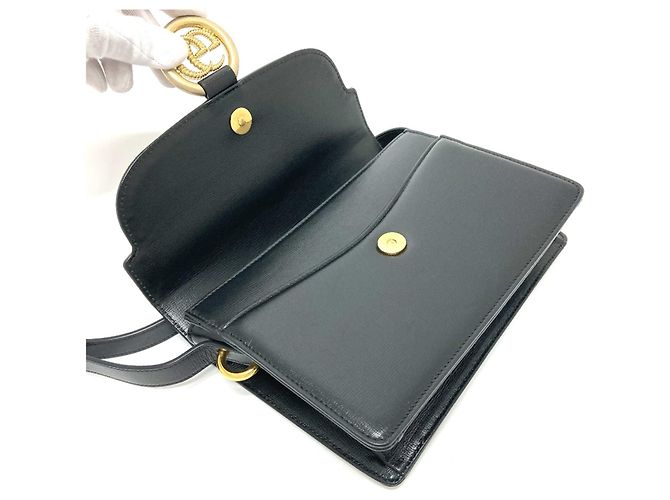 Borsa a spalla in pelle nera GG Marmont 589474 di Gucci Nero - vista 7
