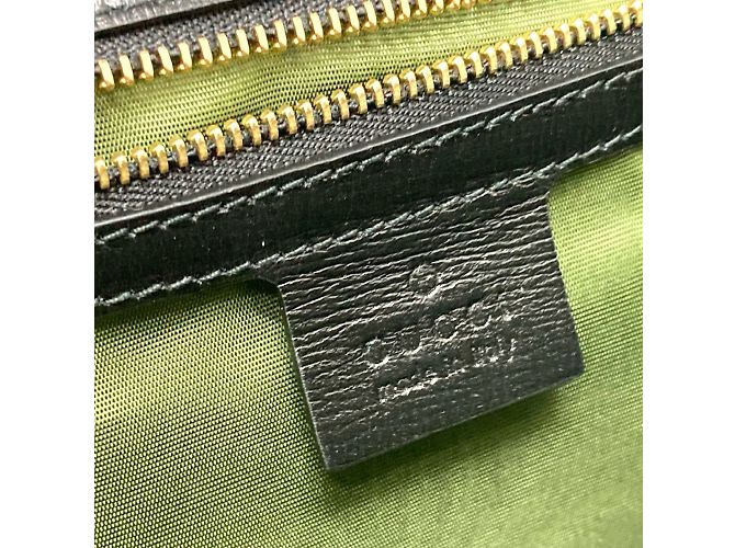 Borsa a spalla in pelle nera GG Marmont 589474 di Gucci Nero - vista 9