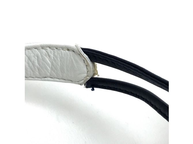 Céline Borsa a spalla con motivo a nastro Celine Bianco - vista 12