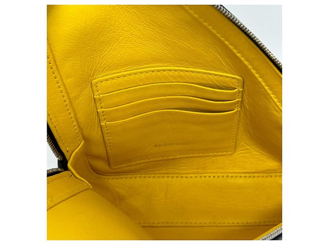 Everyday Pochette in pelle nera Balenciaga Nero - vista 10