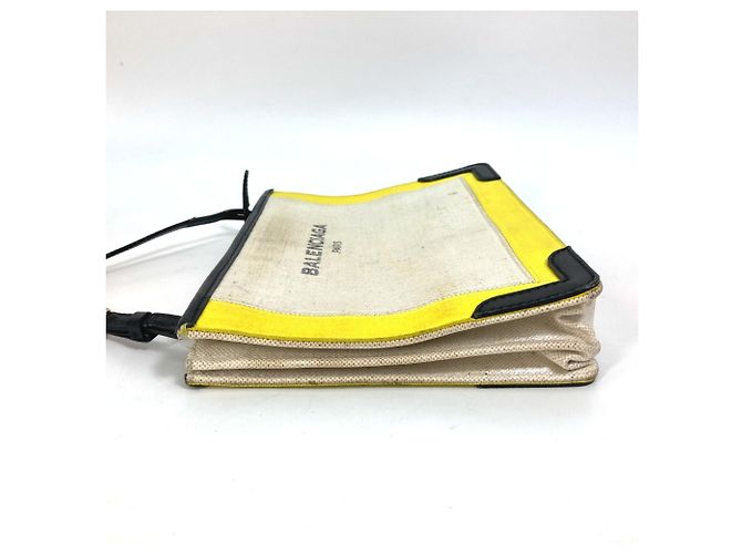Everyday Borsa a spalla in pelle gialla Balenciaga Giallo - vista 3
