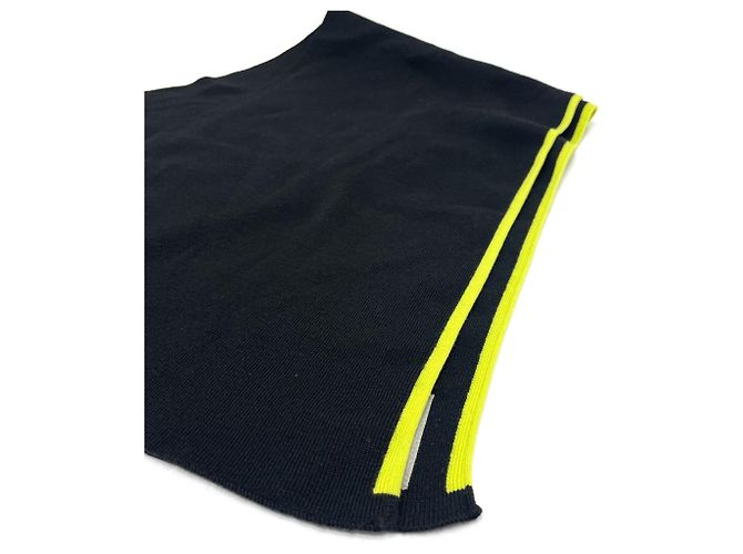 Sciarpa sportiva Chanel in nero e verde fluorescente - vista 8