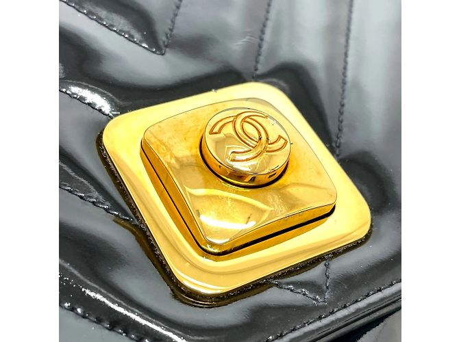Borsa a spalla Chanel V-Stitch Chevron Nero - vista 3