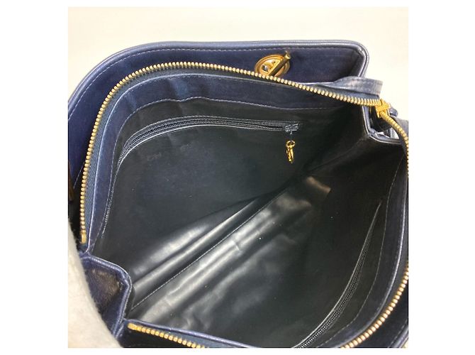 Borsa a spalla in pelle blu navy Chanel - vista 13