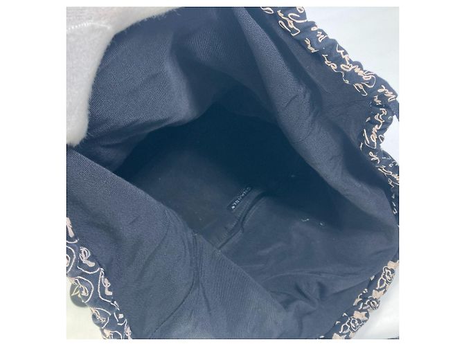 Schwarze Stoff-Tote von Chanel - Ansicht 11