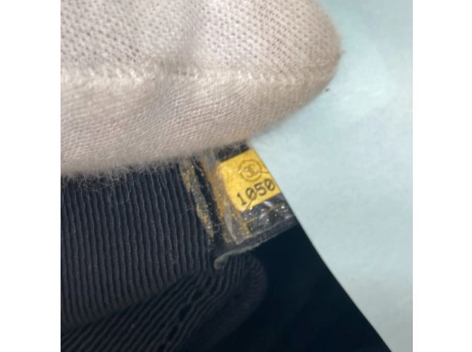 Schwarze Stoff-Tote von Chanel - Ansicht 16