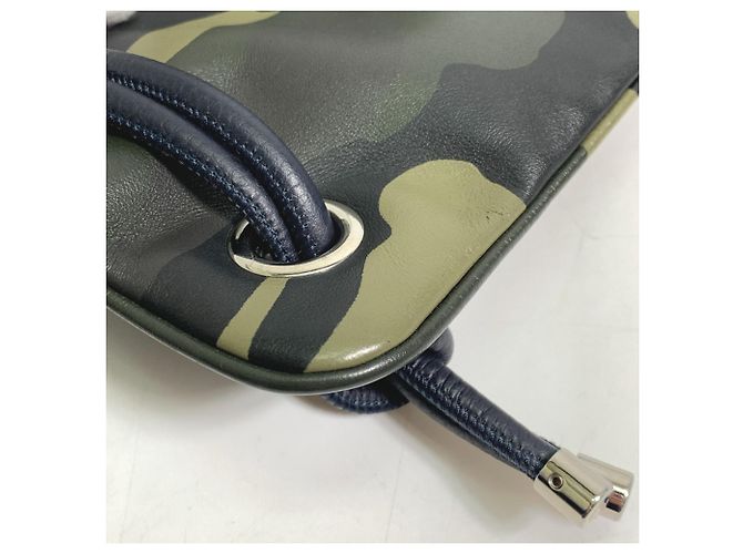 Christian Dior Sac à dos en cuir vert camouflage Dior Homme - vue 3