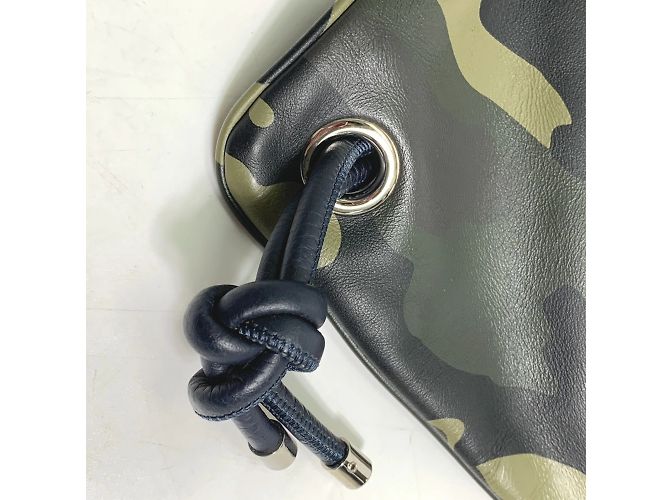 Christian Dior Sac à dos en cuir vert camouflage Dior Homme - vue 4