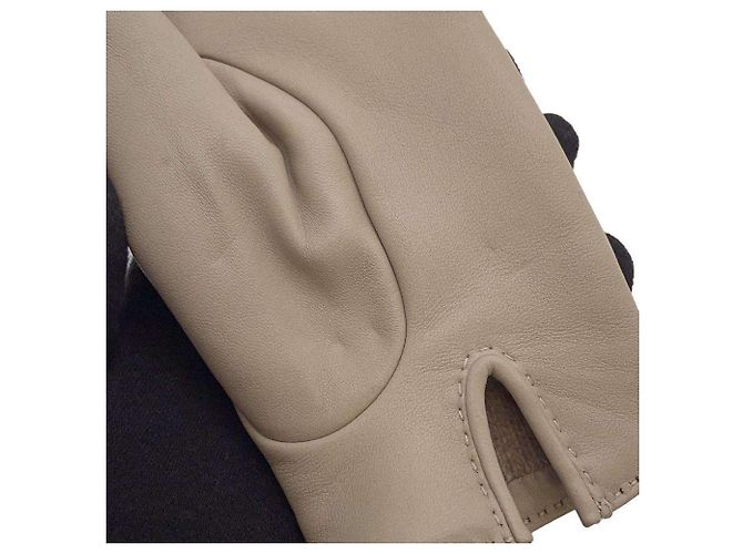 Hermès Lederhandschuhe mit Kettenanhänger Hermes Kelly Braun - Ansicht 7