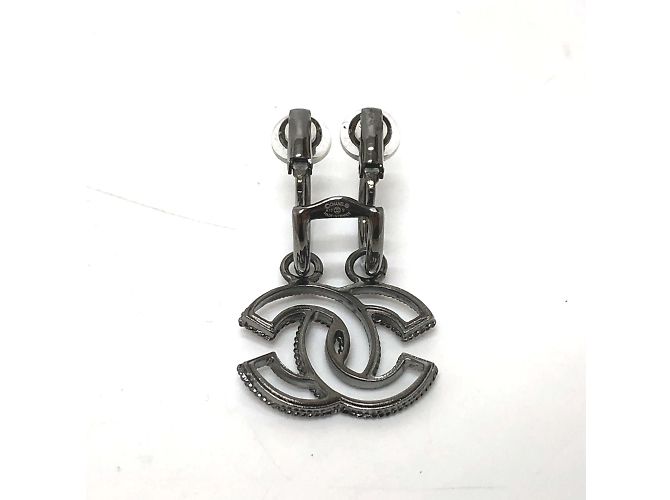 Orecchini a clip Chanel CC Mark A17S neri Nero - vista 2