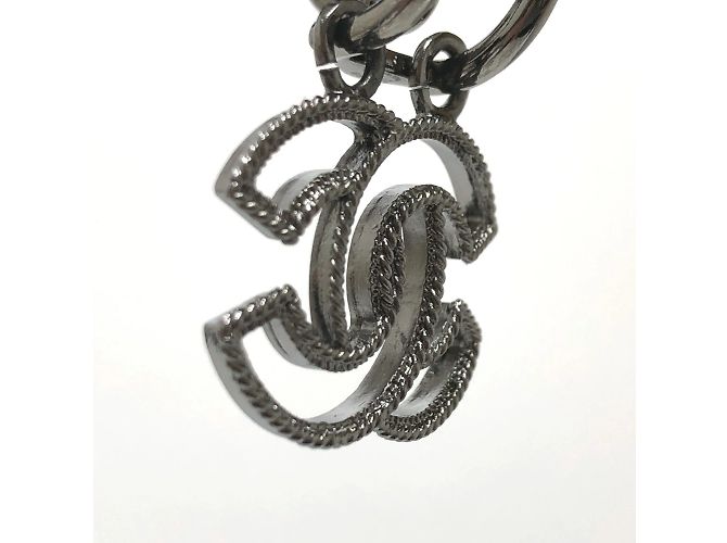 Orecchini a clip Chanel CC Mark A17S neri Nero - vista 4