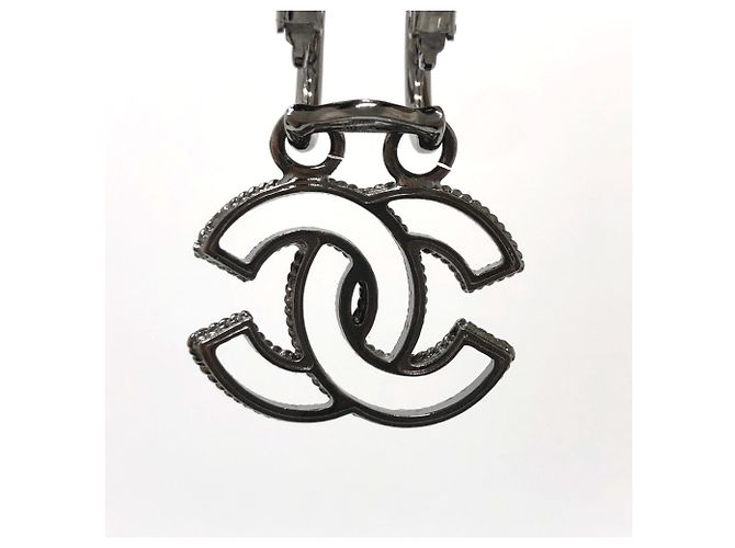 Orecchini a clip Chanel CC Mark A17S neri Nero - vista 5