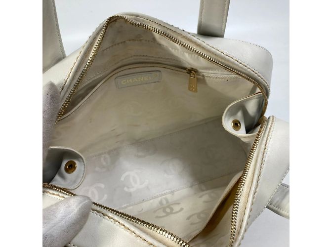 Chanel Vintage Mini Duffle Tasche Weiß - Ansicht 12