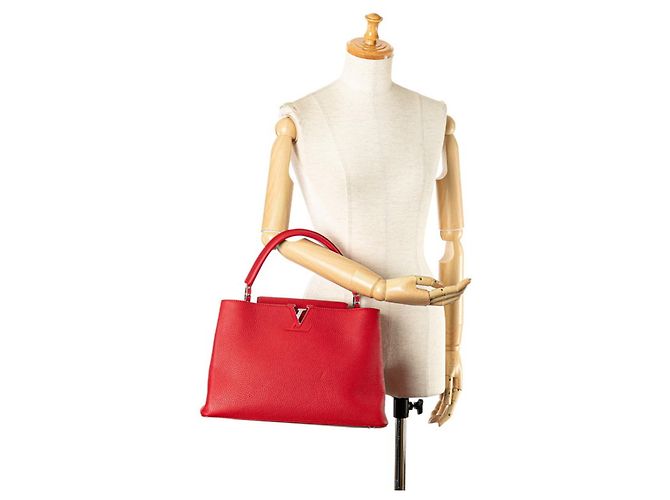 Borsa Louis Vuitton Capucines MM Rosso - vista 11