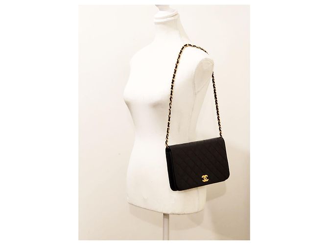 Chanel Classico Senza Tempo con Patta Singola Trapuntata Nero - vista 20