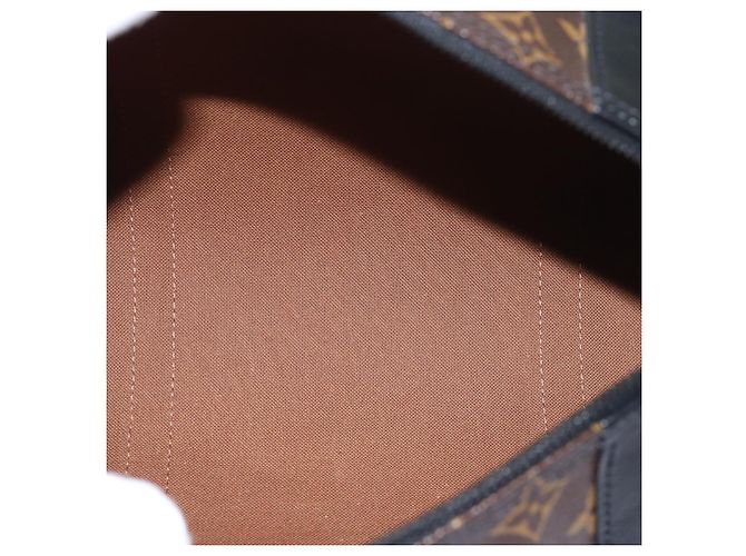 LOUIS VUITTON Monogram Solar Powered Ray Mini Pollution Bag M44479 Auth 79245SA - view 10
