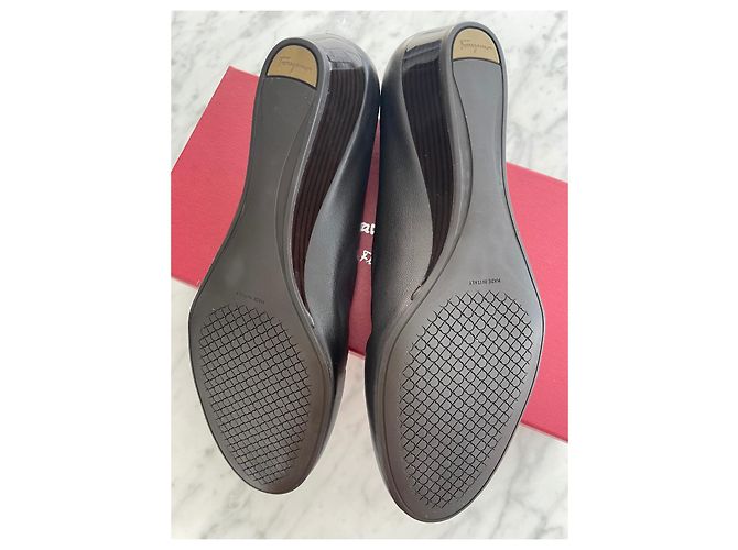Décolleté Salvatore Ferragamo in pelle nera Nero - vista 3