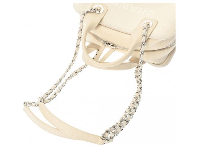 Borsa da bowling Chanel Deauville Bianco sporco - vista 3