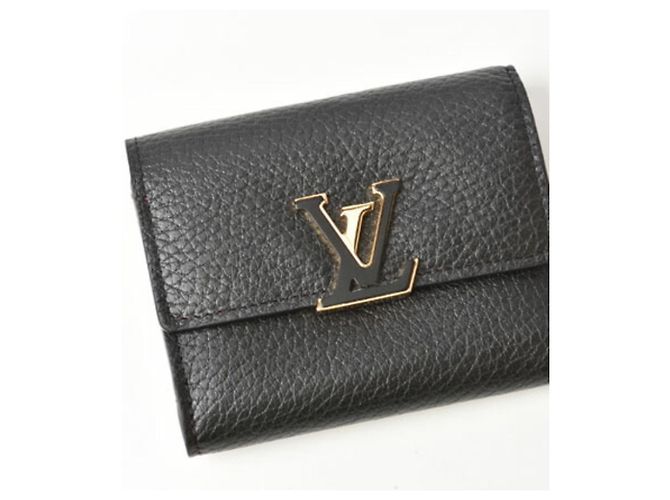 Capucines Billetera plegable Taurillon Noir Louis Vuitton Negro - vista 2