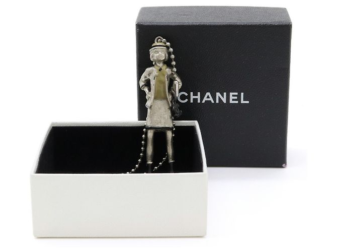 Collana di bambola Chanel Mademoiselle Nero Argento Beige - vista 10