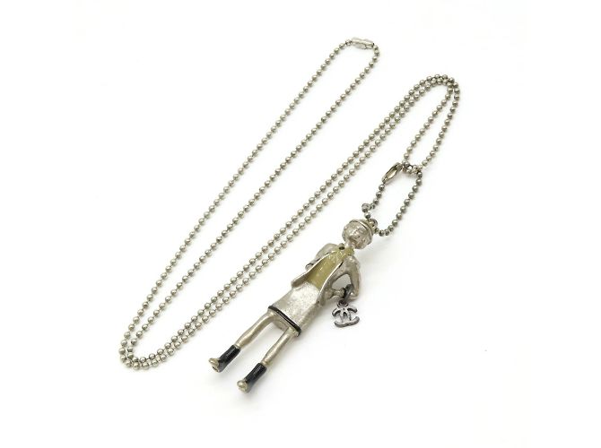 Collana di bambola Chanel Mademoiselle Nero Argento Beige - vista 3