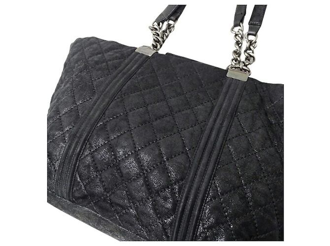 Borsa Tote Chanel Boy in suede nero - vista 14