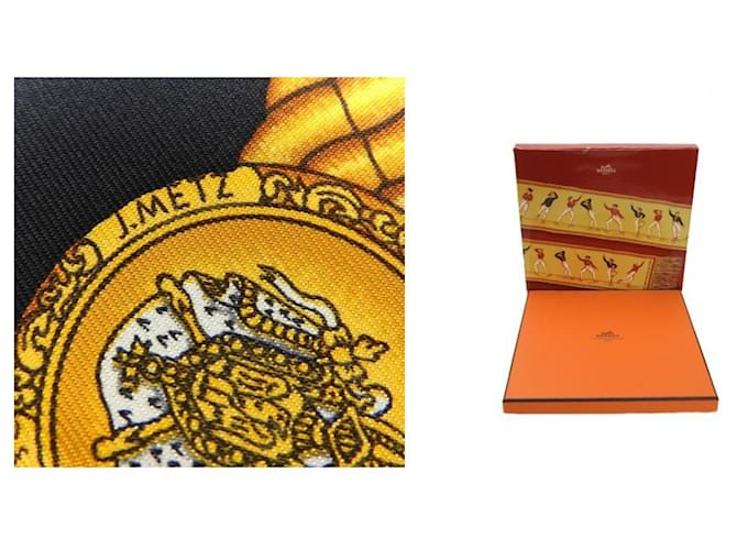 Sciarpa Hermès Carré 90 in nero e oro D'oro - vista 10