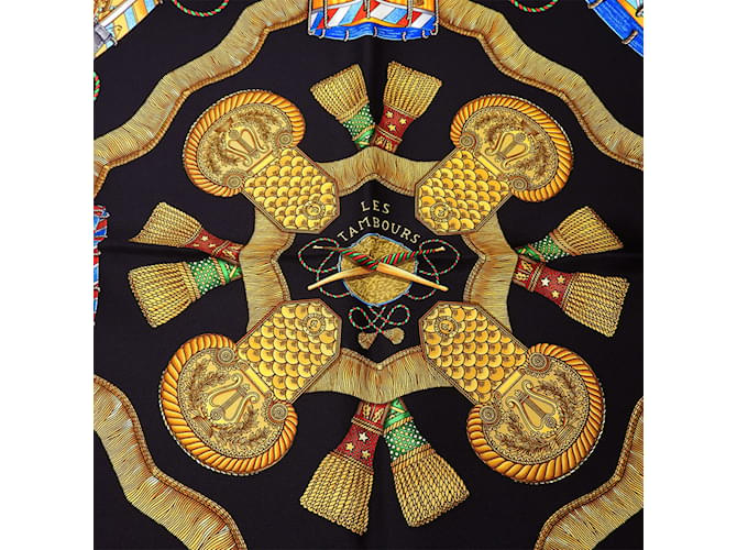 Sciarpa Hermès Carré 90 in nero e oro D'oro - vista 2