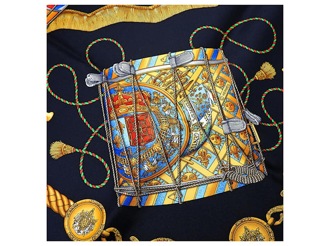 Sciarpa Hermès Carré 90 in nero e oro D'oro - vista 5