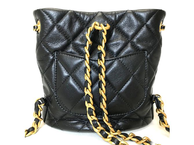 Schwarzer Leder-Rucksack von Chanel - Ansicht 3