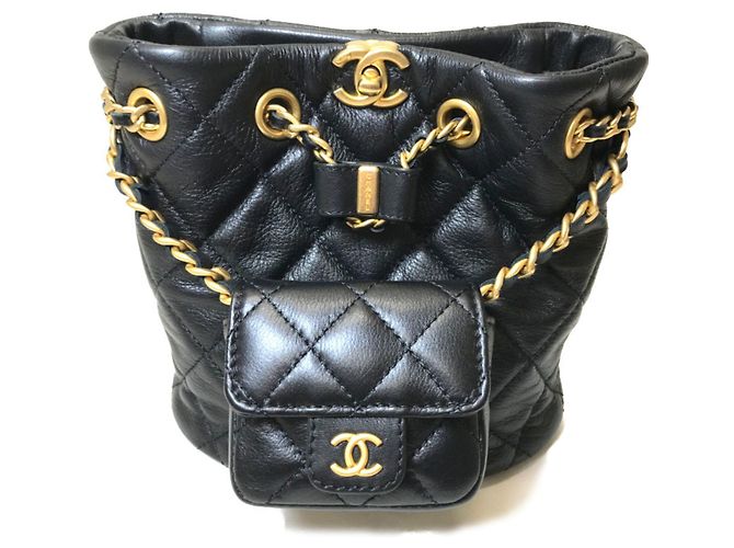 Schwarzer Leder-Rucksack von Chanel - Ansicht 7