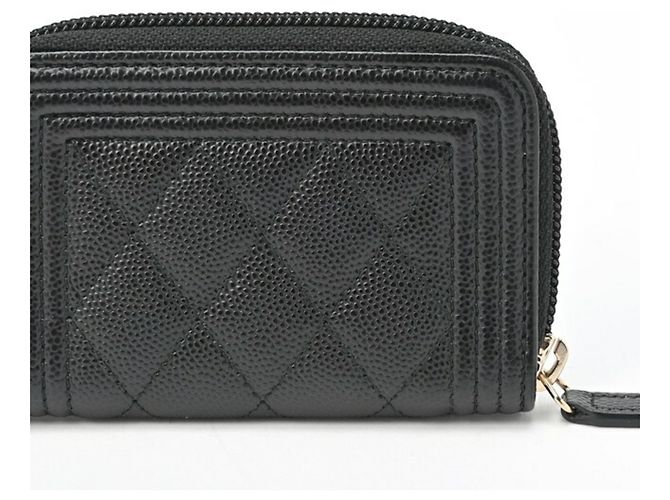 Monedero redondo Chanel Boy Negro Dorado - vista 3