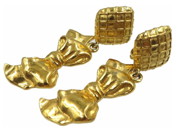 Orecchini in metallo dorato con nastro Chanel D'oro - vista 2