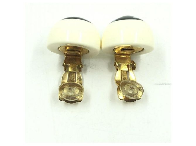 Orecchini in resina con clip Chanel Coco Mark - vista 4