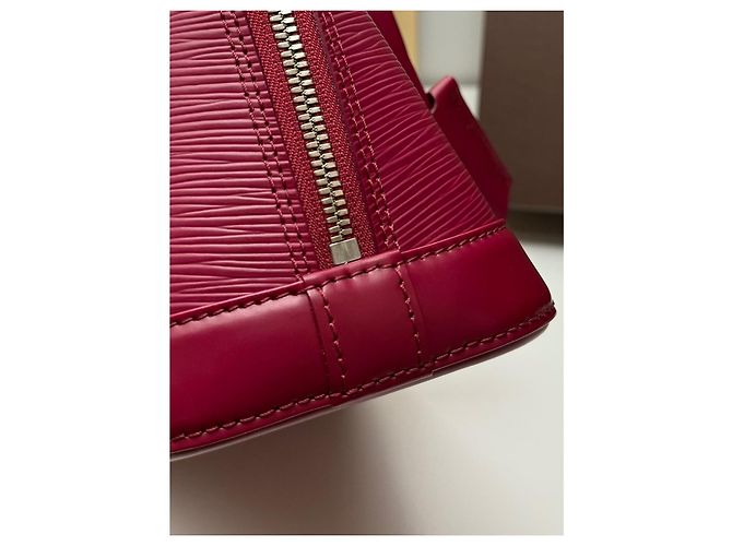 Borsa Louis Vuitton Alma BB Pelle Epi Rosa Fucsia Fuschia - vista 4