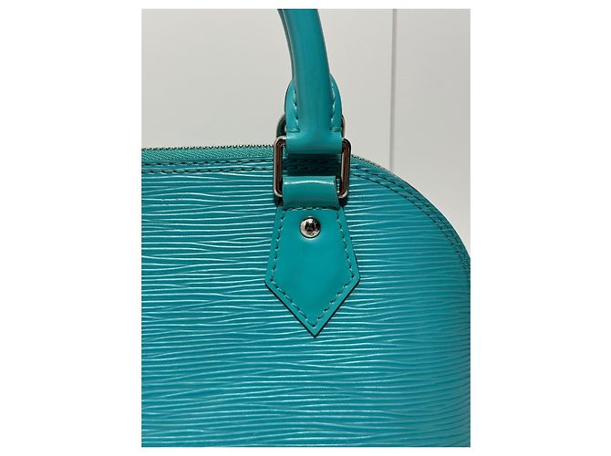 Louis Vuitton Alma BB Pelle Epi Turchese - vista 3