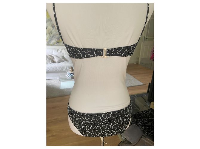 Chanel 3-teiliges Bikini Set mit bestickten Kamelien - Ansicht 5