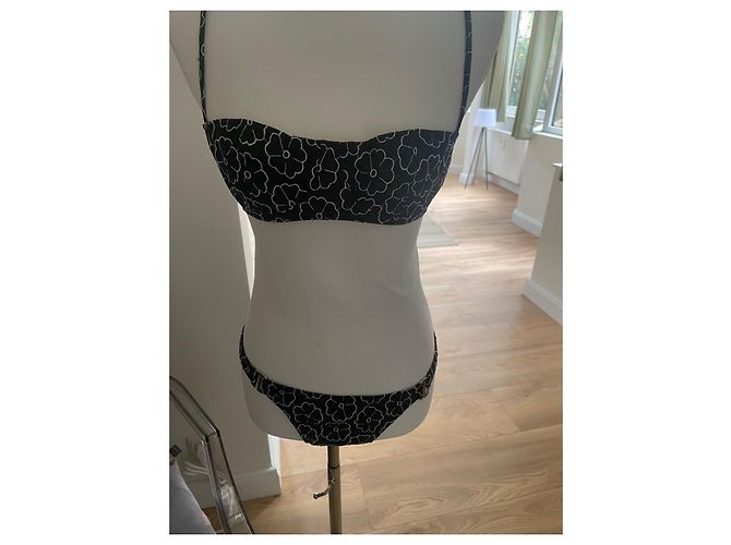 Chanel 3-teiliges Bikini Set mit bestickten Kamelien - Ansicht 8