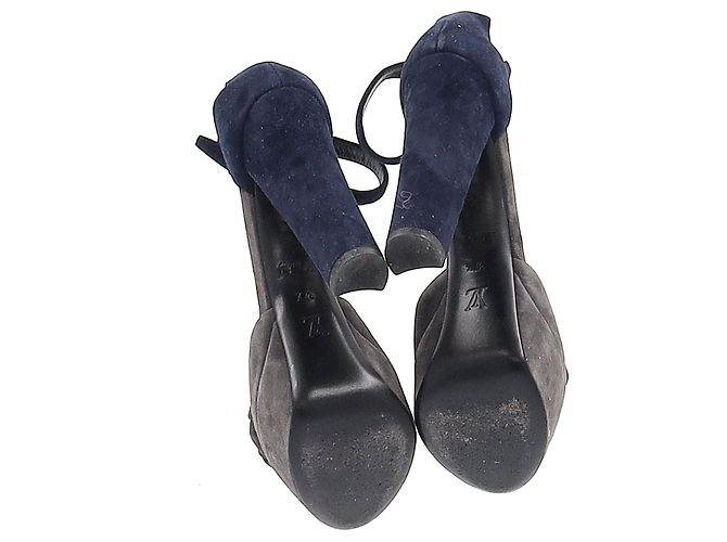 Sandali platform con dettaglio floreale Louis Vuitton in suede blu e grigio - vista 12