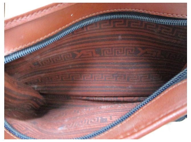 Yves Saint Laurent Pochette in tela nera Nero - vista 3