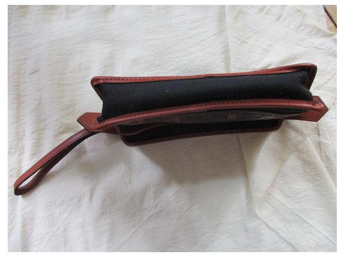 Yves Saint Laurent Pochette in tela nera Nero - vista 4