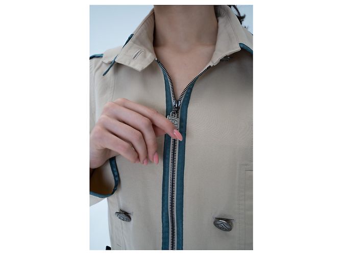 Selten! Chanel 2008 08P Jacke 2008 Karl Lagerfeld CC-Logo-Buttons Beige - Ansicht 2