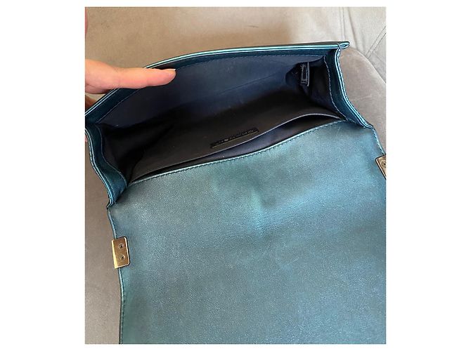 Chanel Borsa Boy Flap Blu Pelle Perforata - vista 12
