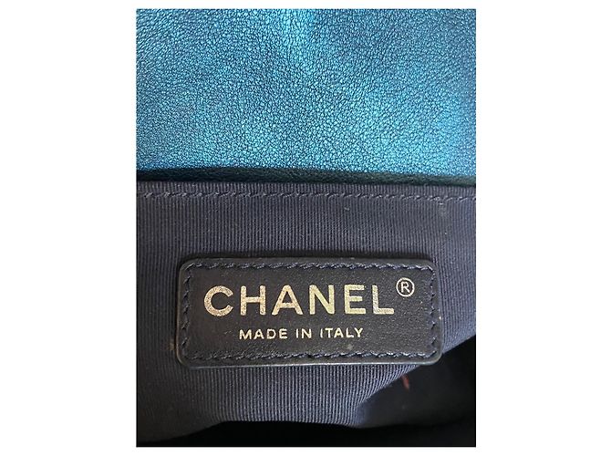 Chanel Borsa Boy Flap Blu Pelle Perforata - vista 13