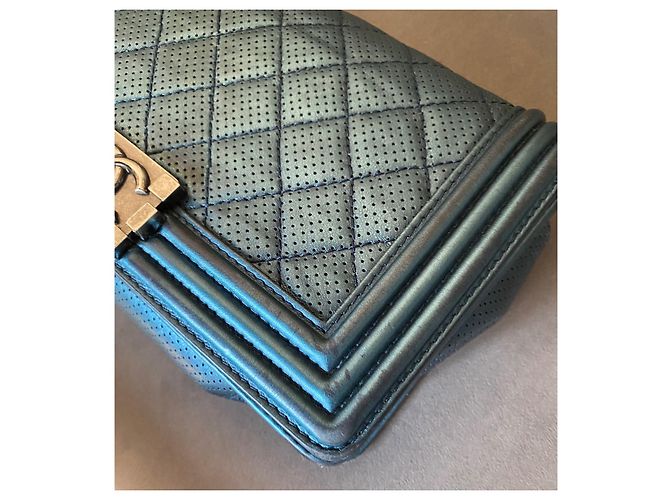 Chanel Borsa Boy Flap Blu Pelle Perforata - vista 15