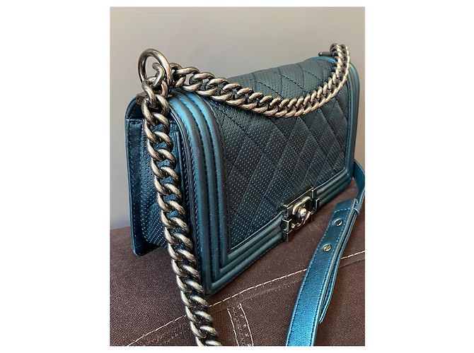 Chanel Borsa Boy Flap Blu Pelle Perforata - vista 5