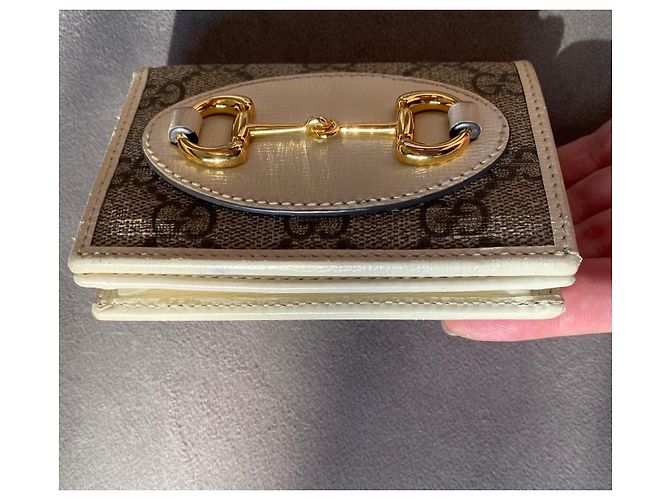 Billetera compacta Gucci Horsebit 1955 GG Supreme Cuero Blanco - vista 3