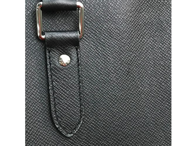 Bolso Tote Anton en Taiga Louis Vuitton Negro - vista 11