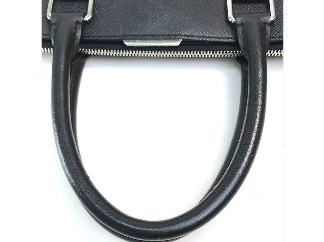 Bolso Tote Anton en Taiga Louis Vuitton Negro - vista 5