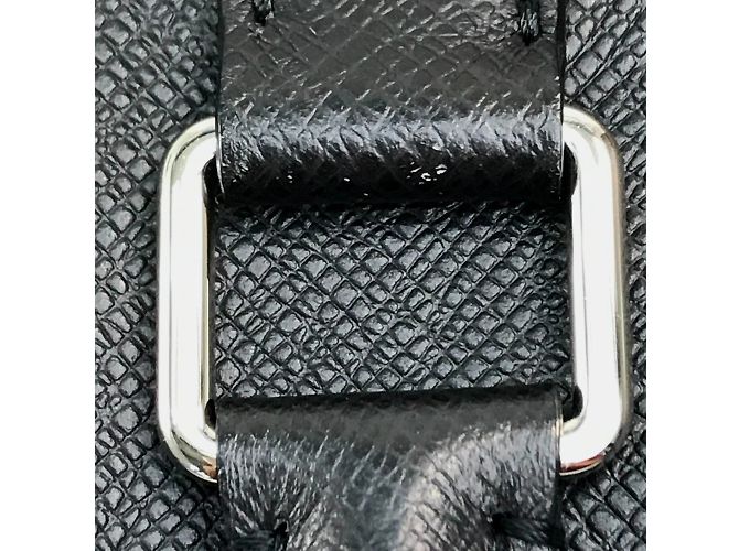Bolso Tote Anton en Taiga Louis Vuitton Negro - vista 6